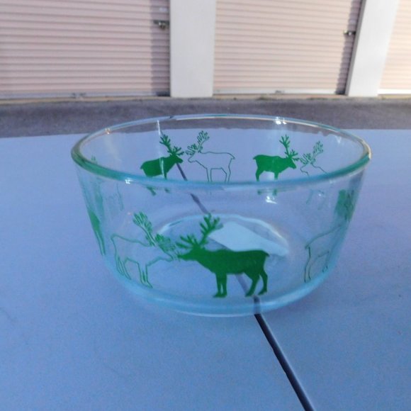 Pyrex Dish with Green Moose - Picture 1 of 5